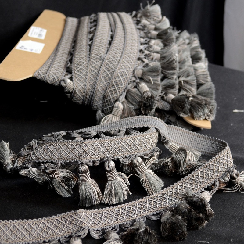BF 4005 49 Grey Tassel Trim