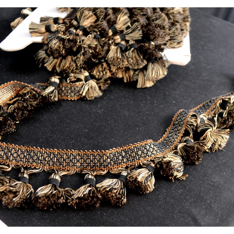 BF4005 02/06 Black Tassel Trim